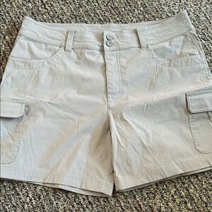 Women's Eddie Bauer Cargo Shorts size 14